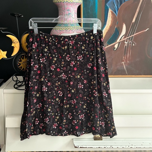Reitmans Black Floral A-Line Skirt 10 - Picture 3 of 16